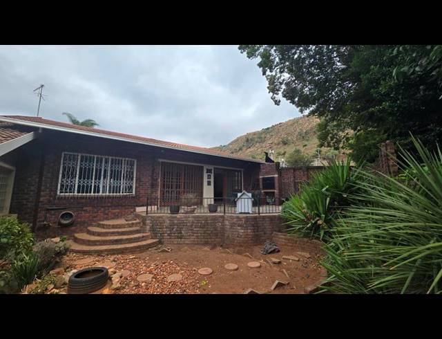 2 BEDROOM TOWNHOUSE FOR SALE IN MORNINGHILL